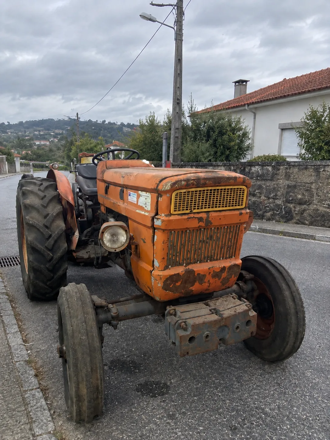 Trator UTB U-445 usado à venda em Santo Tirso - Rui Cabo & Matos